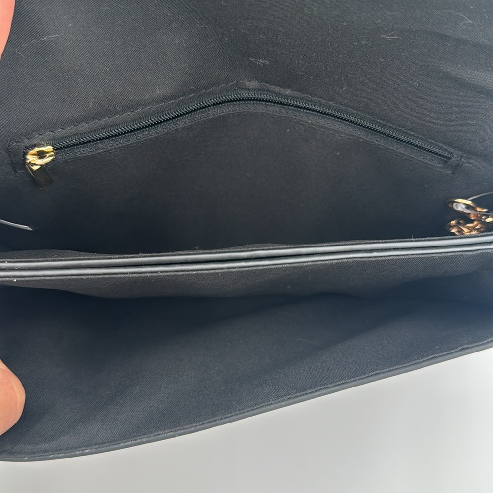 Black clutch with crossbody strap - Picture 13 of 13